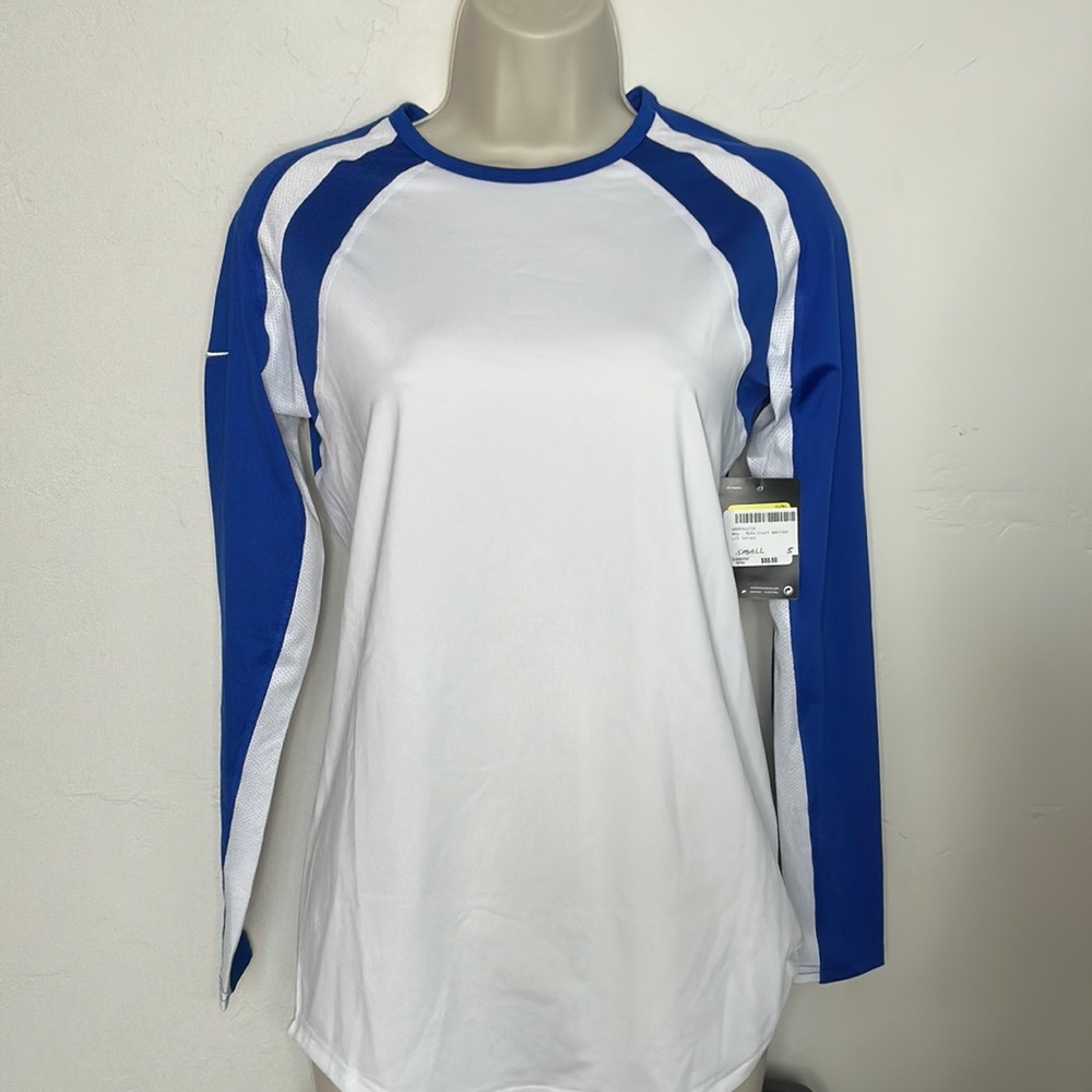 Women’s Nike long sleeve shirt- small